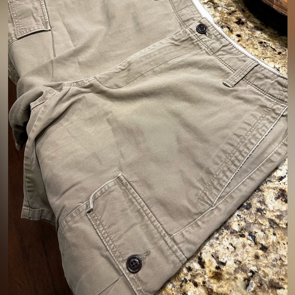 Dockers Dark Khaki Cargo Shorts - Picture 2 of 4